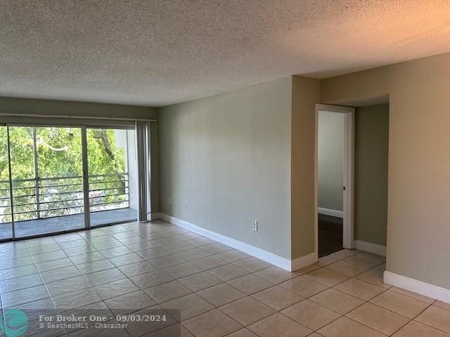 For Rent: $2,200 (2 beds, 2 baths, 1252 Square Feet)