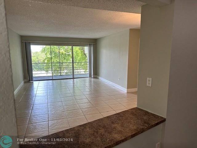 For Rent: $2,200 (2 beds, 2 baths, 1252 Square Feet)