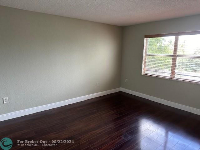 For Rent: $2,200 (2 beds, 2 baths, 1252 Square Feet)