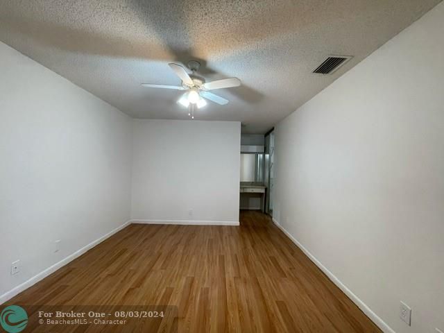 For Rent: $1,975 (2 beds, 2 baths, 974 Square Feet)