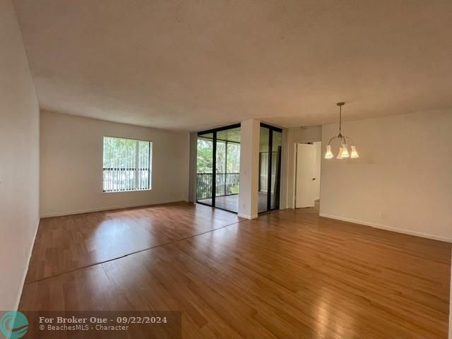 For Rent: $1,975 (2 beds, 2 baths, 974 Square Feet)