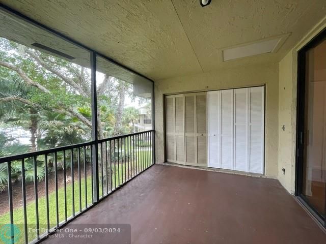 For Rent: $1,975 (2 beds, 2 baths, 974 Square Feet)