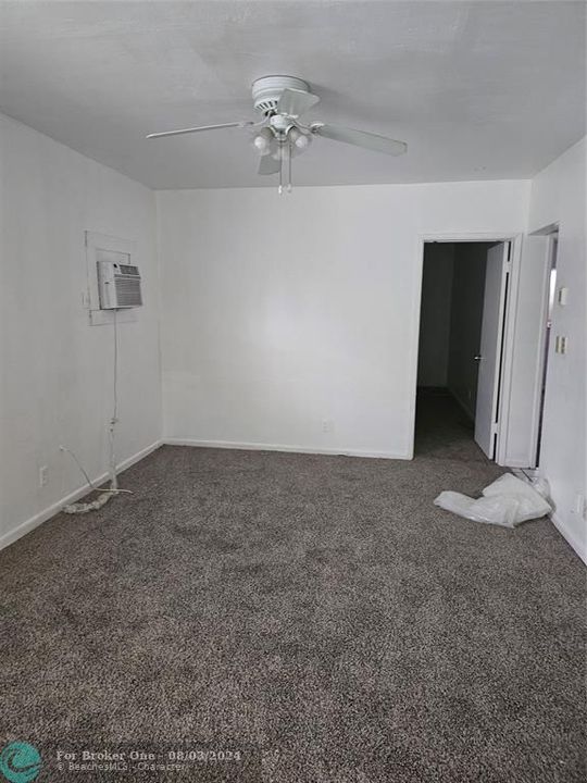 For Rent: $1,600 (2 beds, 1 baths, 850 Square Feet)