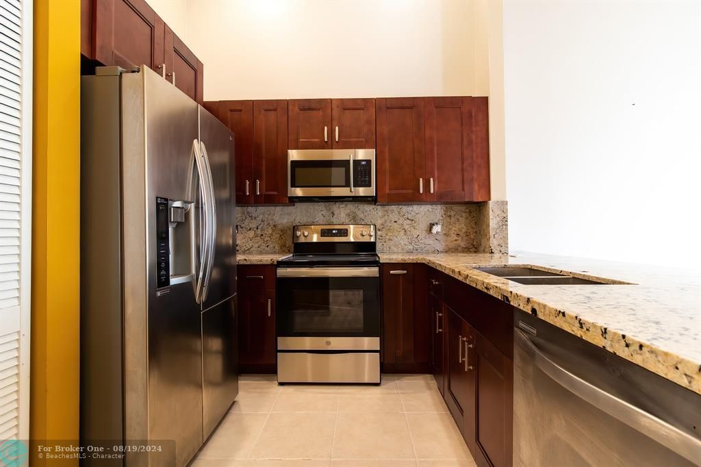 For Rent: $2,900 (2 beds, 2 baths, 1379 Square Feet)