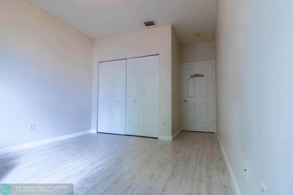 For Rent: $2,900 (2 beds, 2 baths, 1379 Square Feet)