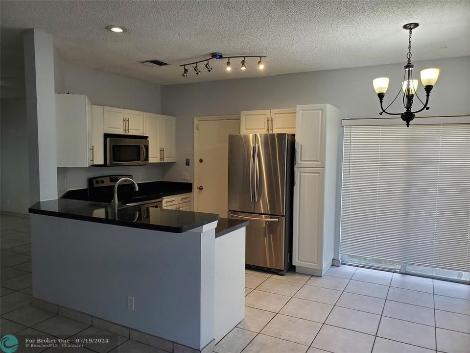 For Rent: $2,900 (3 beds, 2 baths, 1496 Square Feet)