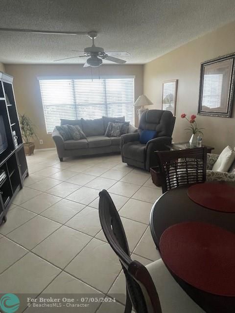 For Sale: $149,900 (1 beds, 1 baths, 950 Square Feet)
