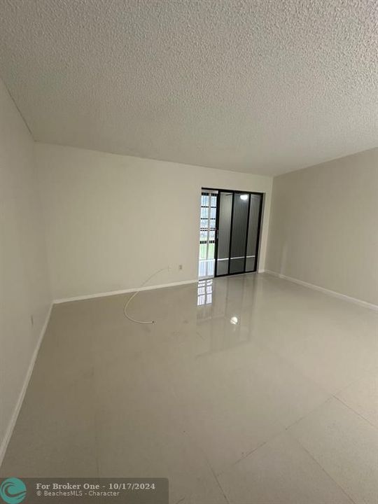 For Rent: $1,700 (2 beds, 2 baths, 826 Square Feet)