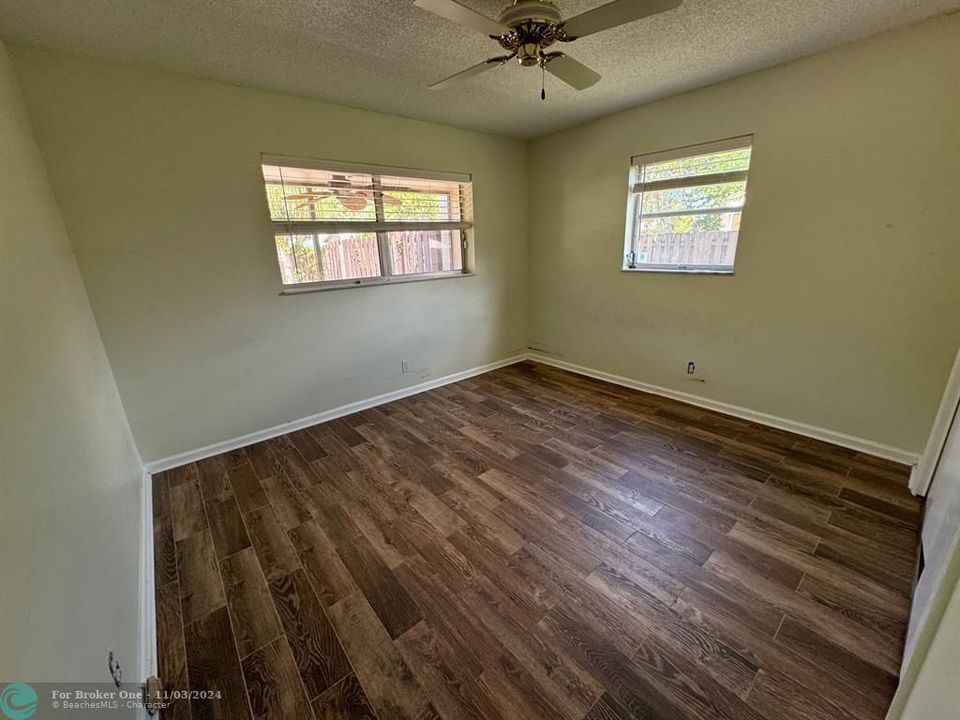 For Sale: $260,000 (3 beds, 1 baths, 1150 Square Feet)