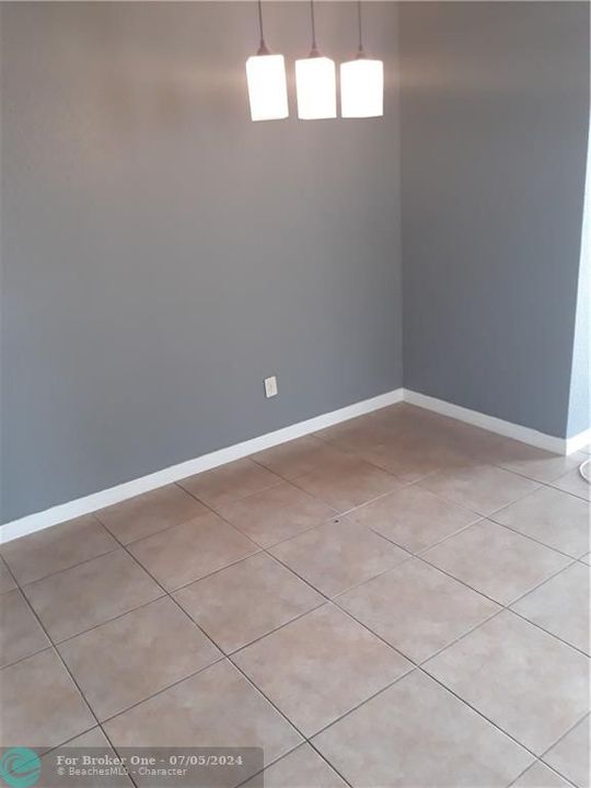 For Rent: $2,600 (3 beds, 2 baths, 1210 Square Feet)