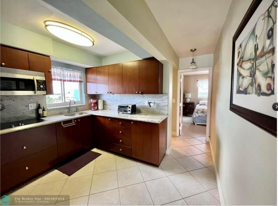 For Rent: $4,000 (1 beds, 1 baths, 552 Square Feet)