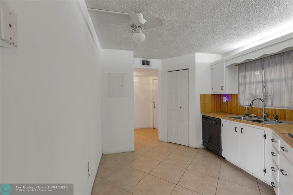 For Sale: $189,000 (2 beds, 2 baths, 1120 Square Feet)