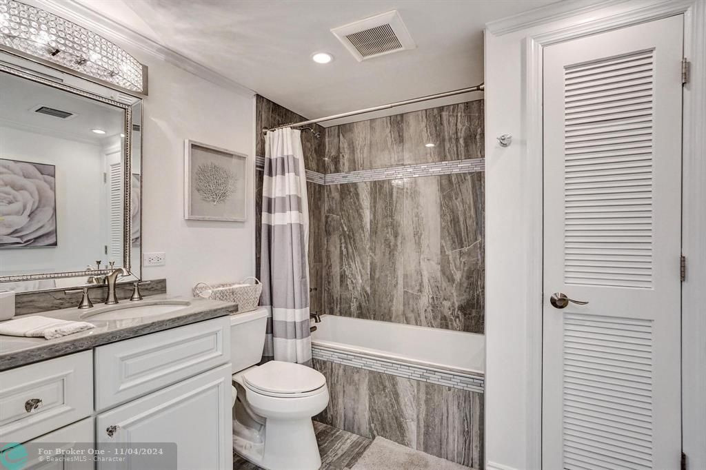 Recently Sold: $465,000 (2 beds, 2 baths, 1030 Square Feet)