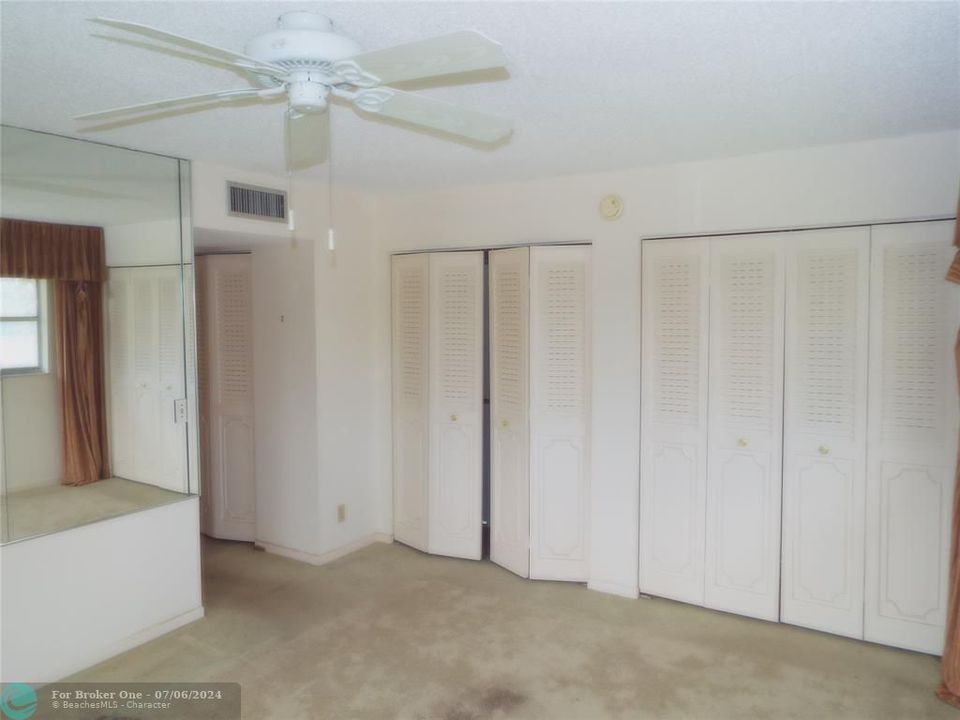 For Sale: $124,900 (2 beds, 2 baths, 958 Square Feet)