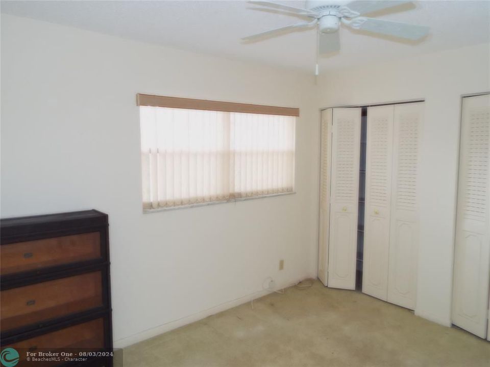 For Sale: $124,900 (2 beds, 2 baths, 958 Square Feet)