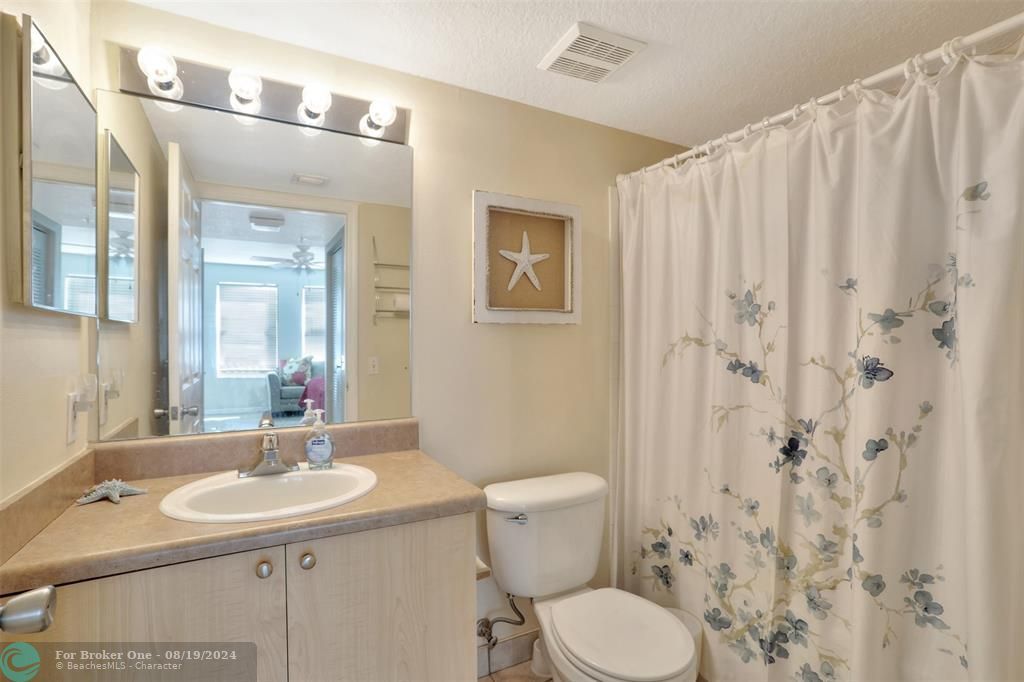 For Rent: $2,500 (2 beds, 2 baths, 1008 Square Feet)