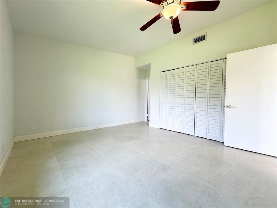 For Rent: $2,650 (2 beds, 2 baths, 956 Square Feet)