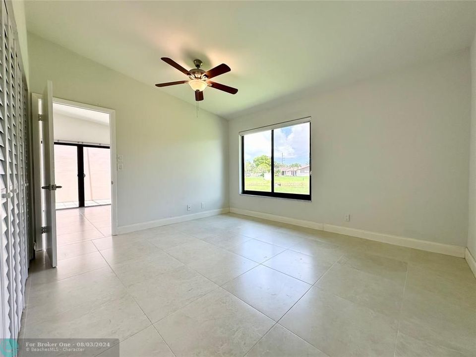 For Rent: $2,650 (2 beds, 2 baths, 956 Square Feet)