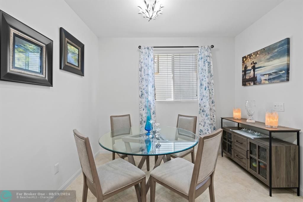 Recently Sold: $429,000 (2 beds, 2 baths, 1452 Square Feet)