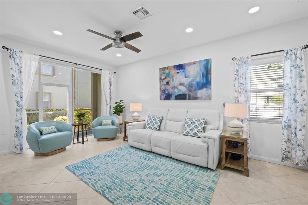 Recently Sold: $429,000 (2 beds, 2 baths, 1452 Square Feet)