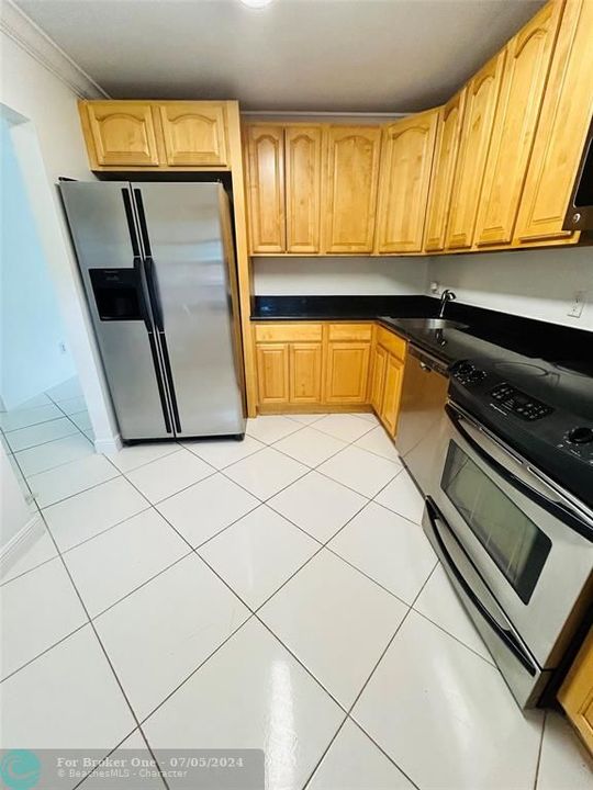 For Rent: $2,650 (2 beds, 2 baths, 1216 Square Feet)