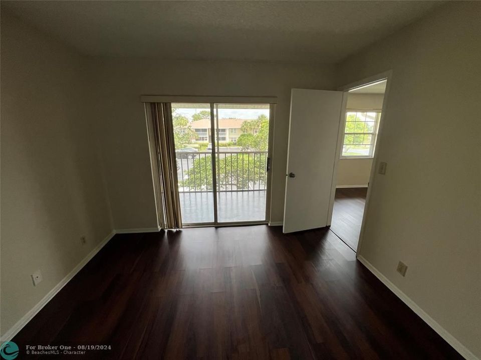 For Rent: $1,850 (2 beds, 2 baths, 900 Square Feet)