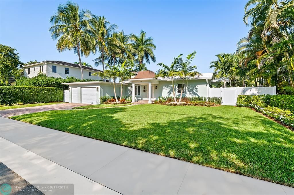 For Sale: $1,995,000 (2 beds, 2 baths, 1590 Square Feet)