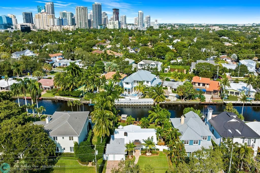 For Sale: $1,995,000 (2 beds, 2 baths, 1590 Square Feet)