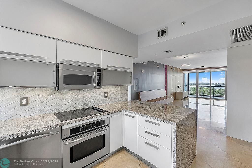 Recently Sold: $699,999 (2 beds, 2 baths, 1174 Square Feet)