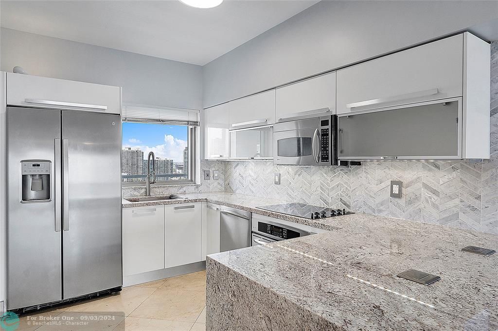 Recently Sold: $699,999 (2 beds, 2 baths, 1174 Square Feet)