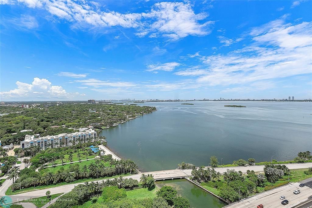 Recently Sold: $699,999 (2 beds, 2 baths, 1174 Square Feet)