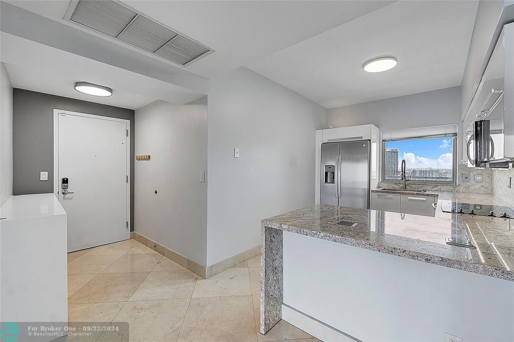 Recently Sold: $699,999 (2 beds, 2 baths, 1174 Square Feet)