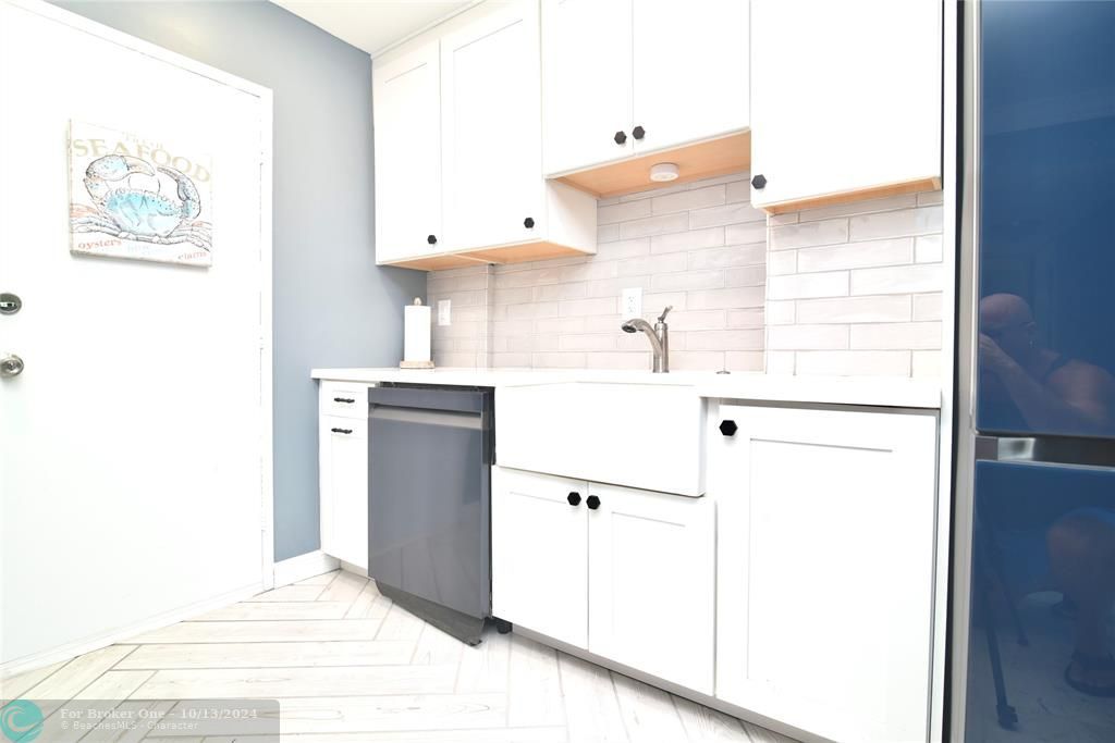 Recently Rented: $2,100 (2 beds, 2 baths, 1000 Square Feet)