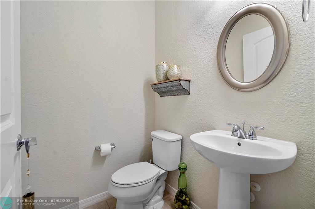 For Rent: $3,500 (3 beds, 2 baths, 1909 Square Feet)