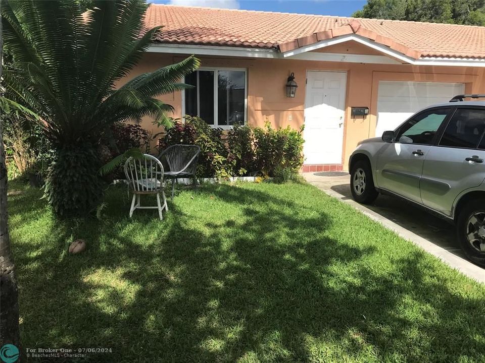 For Sale: $3,500 (4 beds, 2 baths, 2816 Square Feet)