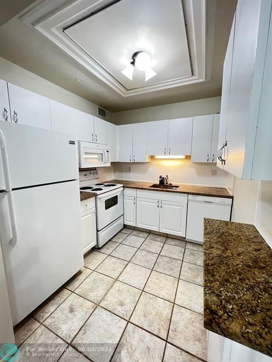 For Rent: $1,900 (2 beds, 2 baths, 756 Square Feet)