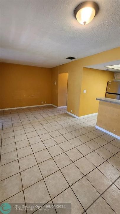 For Rent: $2,000 (2 beds, 1 baths, 1295 Square Feet)