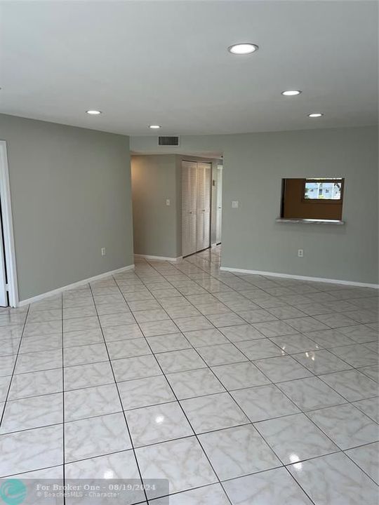 For Rent: $2,100 (2 beds, 2 baths, 1180 Square Feet)