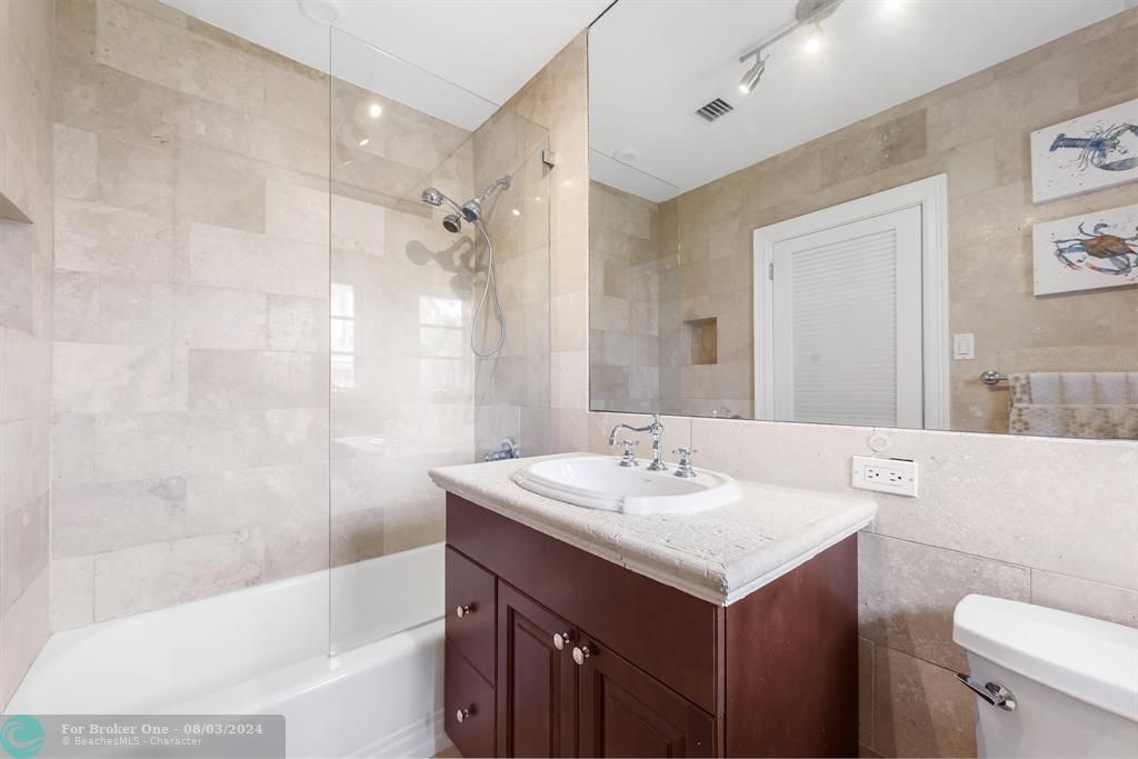 В аренду: $12,000 (3 спален, 3 ванн, 2015 Квадратных фут)