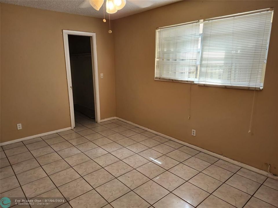 For Sale: $3,000 (2 beds, 2 baths, 1200 Square Feet)