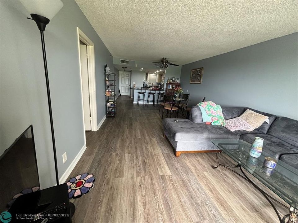 For Rent: $2,299 (2 beds, 2 baths, 1070 Square Feet)