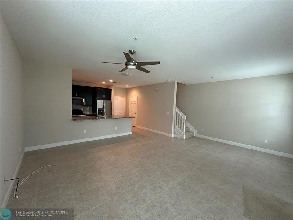 For Rent: $3,600 (3 beds, 2 baths, 1919 Square Feet)