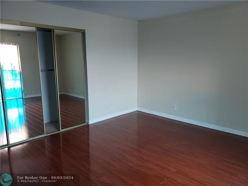 For Rent: $1,550 (1 beds, 1 baths, 768 Square Feet)