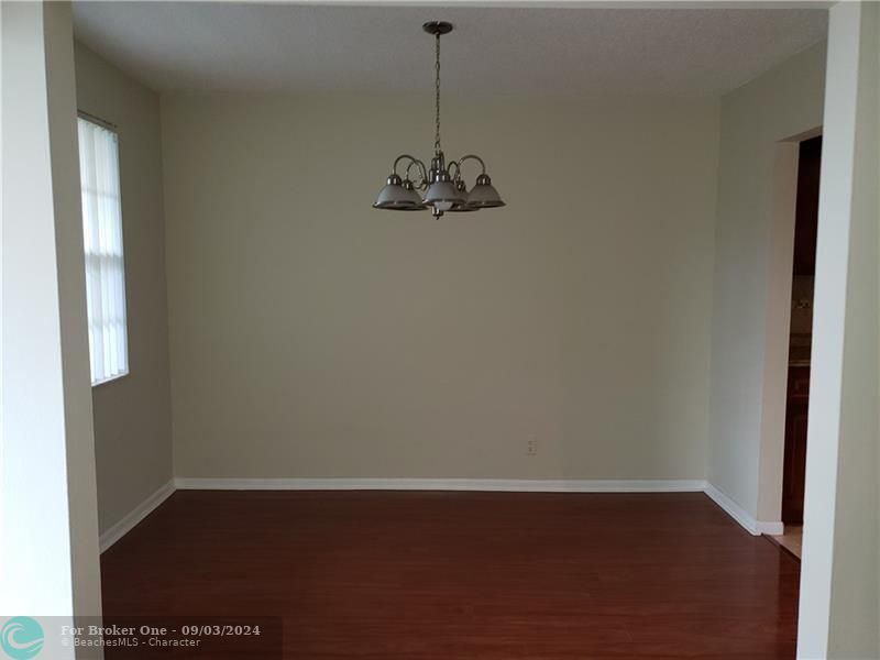 For Rent: $1,550 (1 beds, 1 baths, 768 Square Feet)