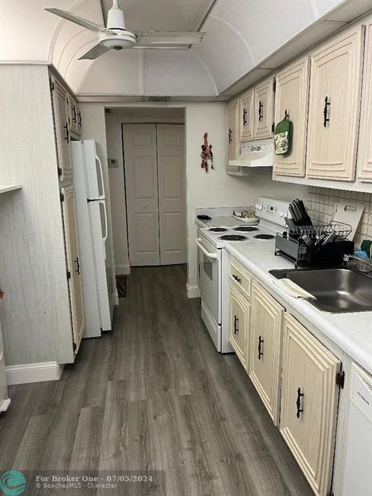 For Rent: $2,500 (2 beds, 2 baths, 1148 Square Feet)