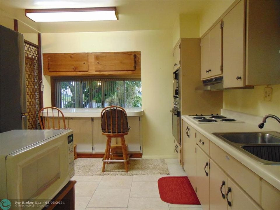 For Sale: $600,000 (4 beds, 2 baths, 2346 Square Feet)