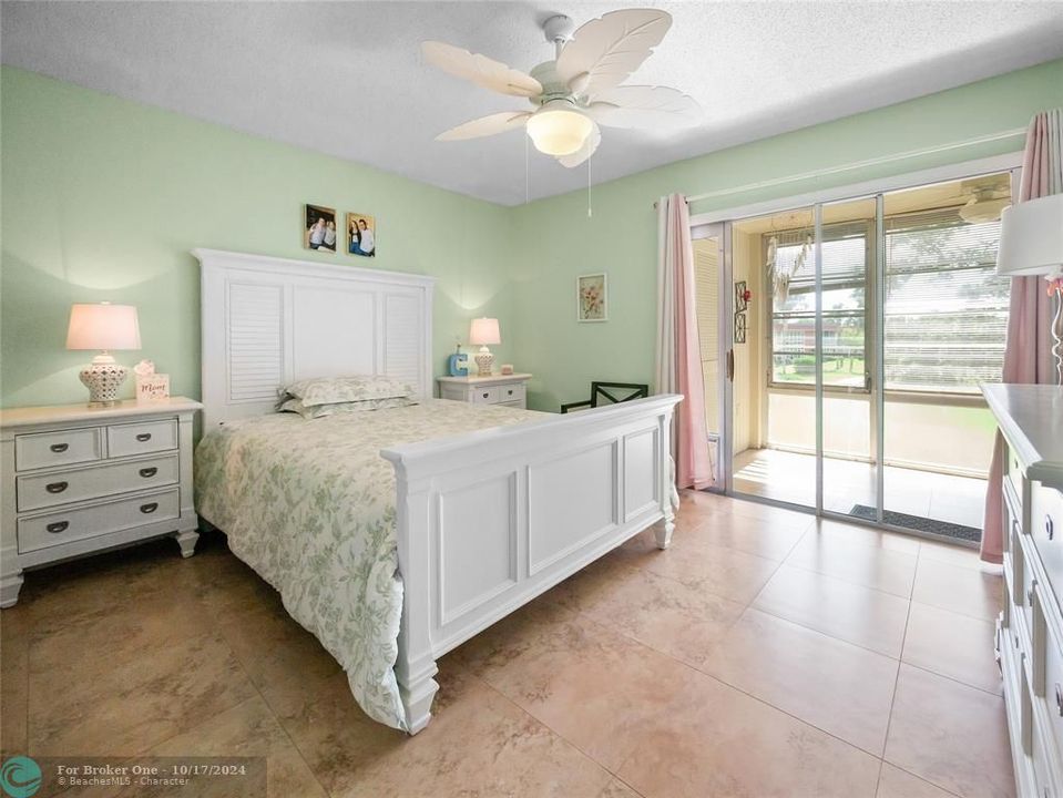 For Sale: $165,000 (2 beds, 2 baths, 1000 Square Feet)