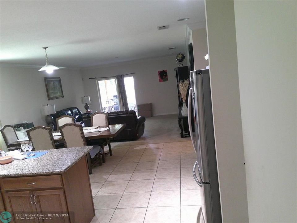 For Sale: $400,000 (4 beds, 2 baths, 2010 Square Feet)