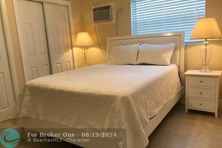 For Sale: $395,000 (1 beds, 1 baths, 530 Square Feet)