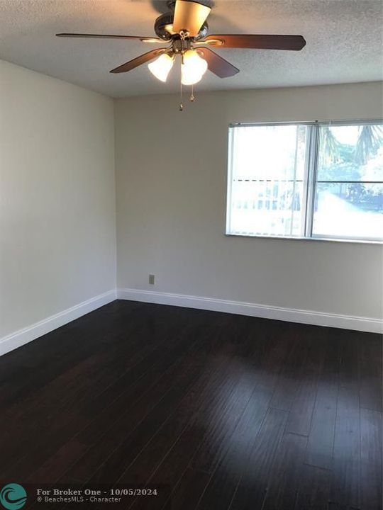 Recently Rented: $1,700 (1 beds, 1 baths, 700 Square Feet)